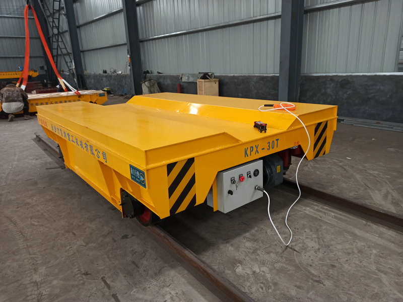Battery-Powered 30T Rail Transfer Cart for Die and Mold Handling バッテリー駆動
